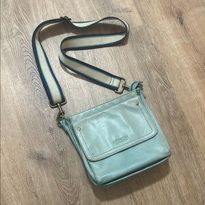 AMERICAN LEATHER CO | Teal Crossbody Purse